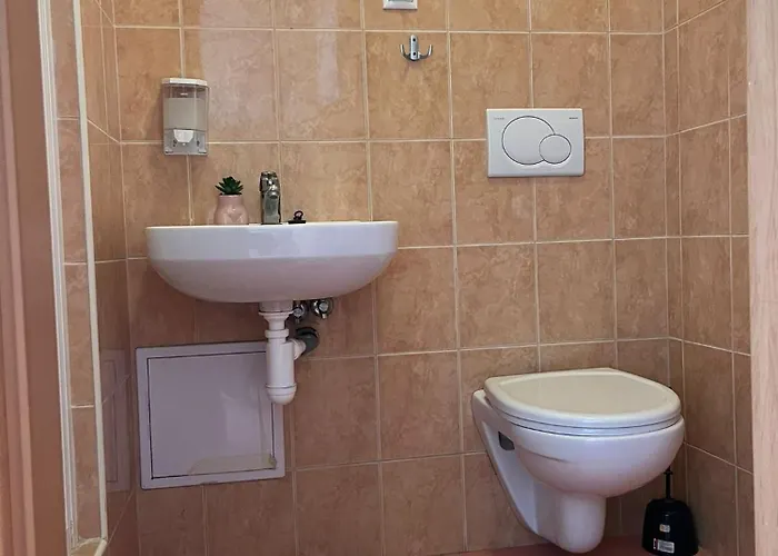 1st Plaza Apartament *