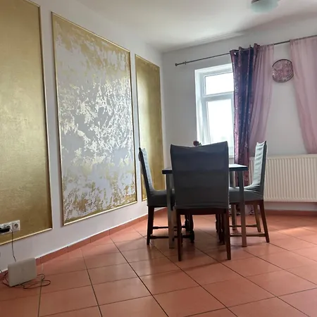 1st Plaza Apartamento