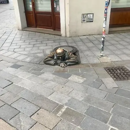 1st Plaza Apartament *